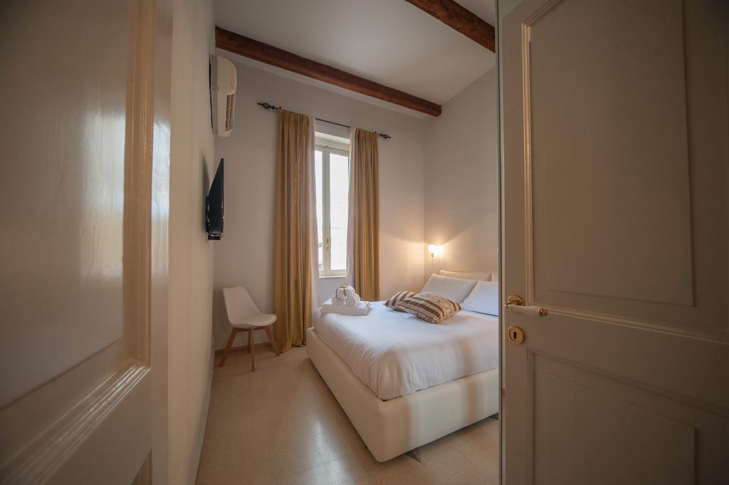 B&B Al Vico Trani Buitenkant foto